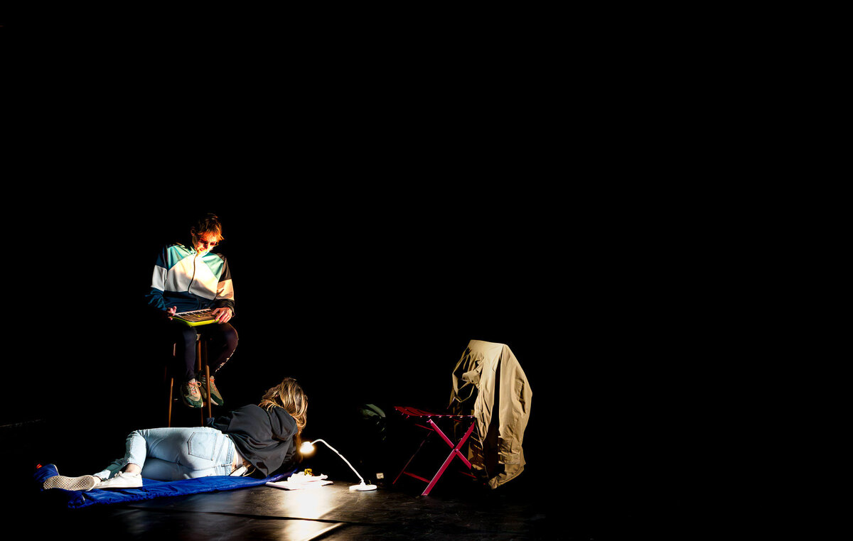 AS IF Cie Troisième Génération mise en scène Sergi Emiliano iGriell  jeu Agnès Delachair, Jules-Angelo Bigarnet, Clémentine Marchand, FaustineTournan, Paul Jeanson et, Matthieu Carrani_4030066-2-Enhanced-NR