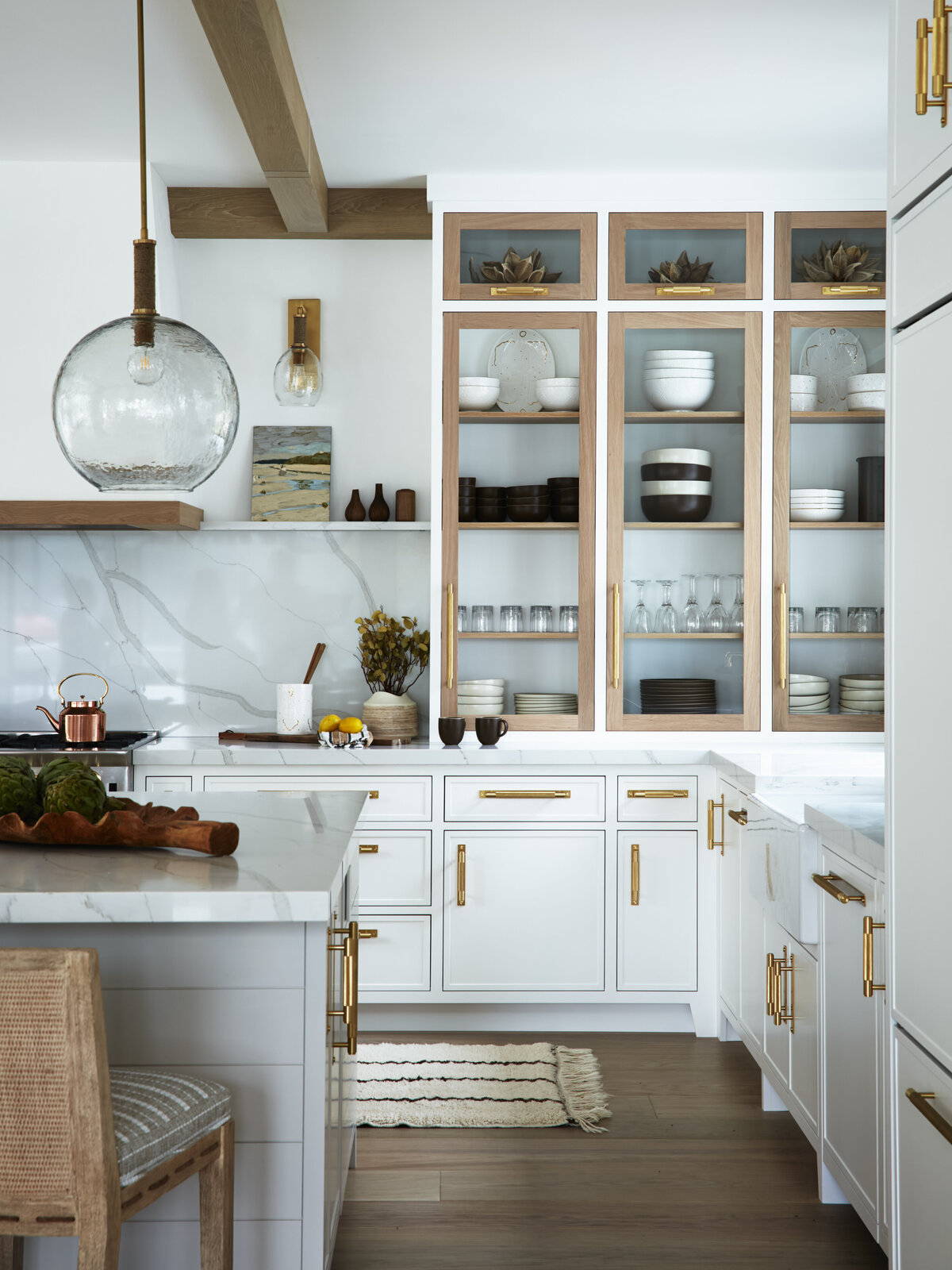 022-coastal-modern-contemporary-kitchen-palecek-portrait