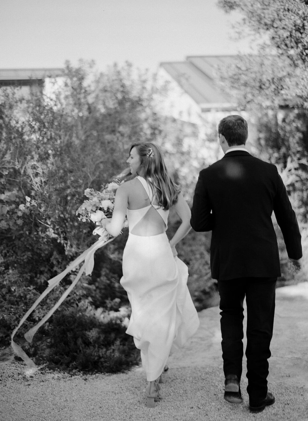 kendall-stephen-bw-theory-hill-country-wedding35_1