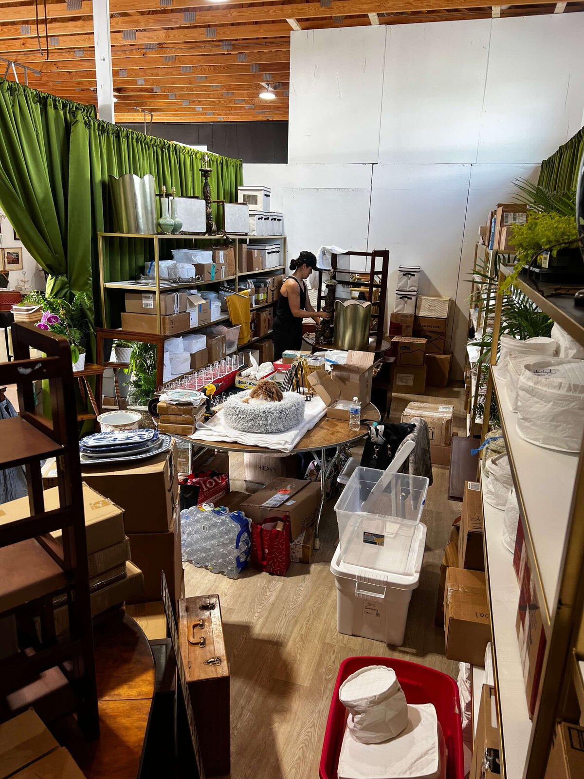 Old-Line-Markt-Poolesville-Maryland-Aix-La-Chapelle-Danielle-Couick-Ghost-Host-Magnolia-Bluebird9