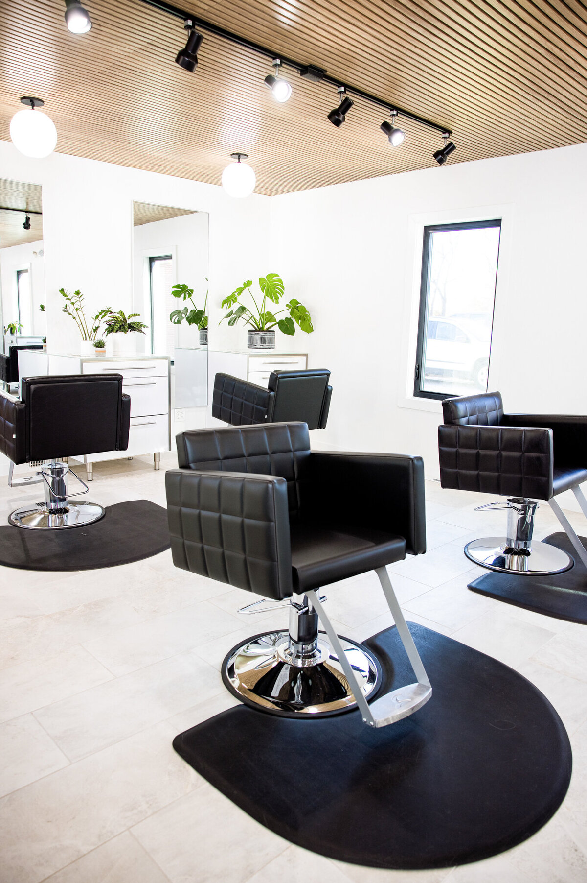branding-modern-hair-salon-9830