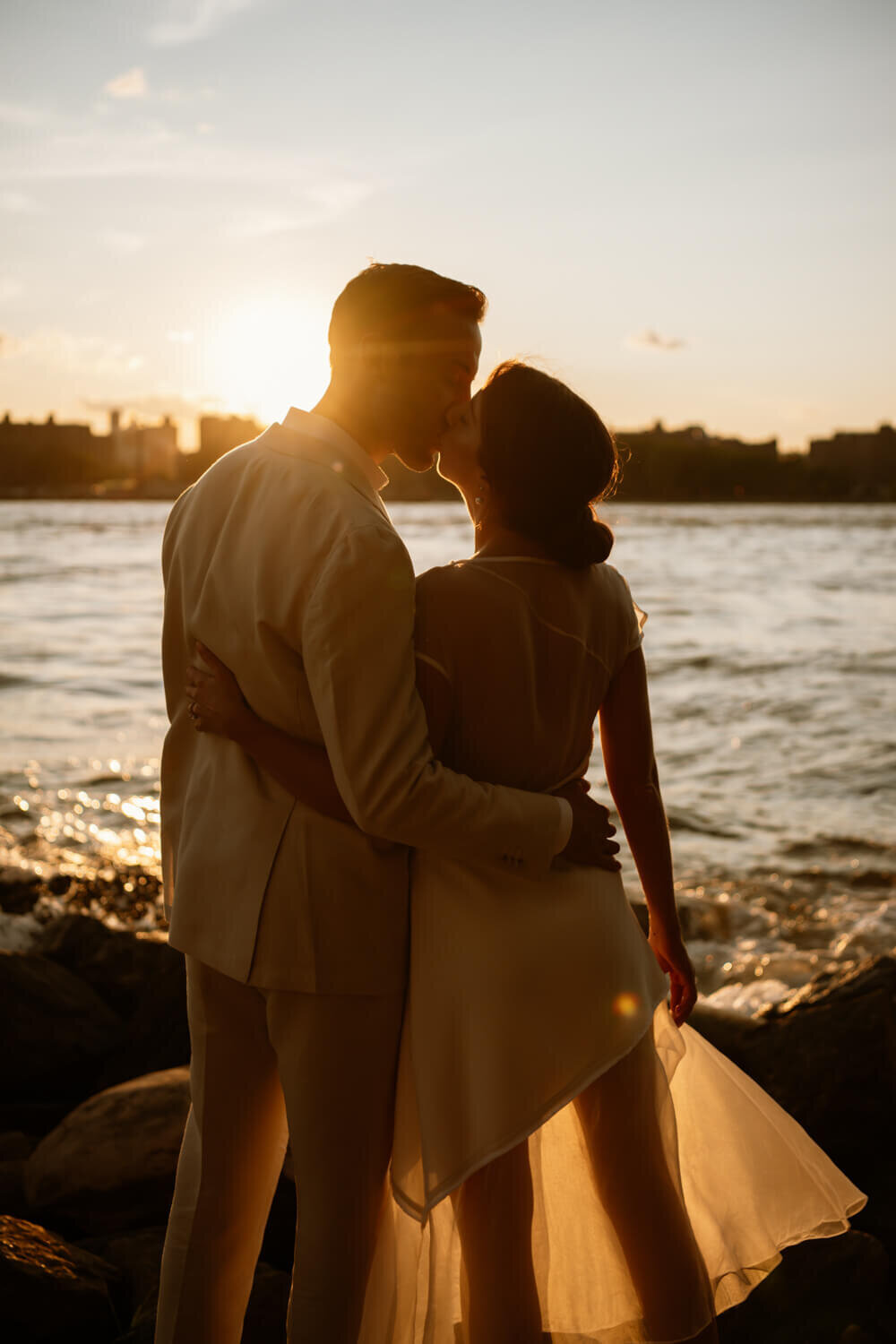williamsburg.dominopark.engagementphotos.-11