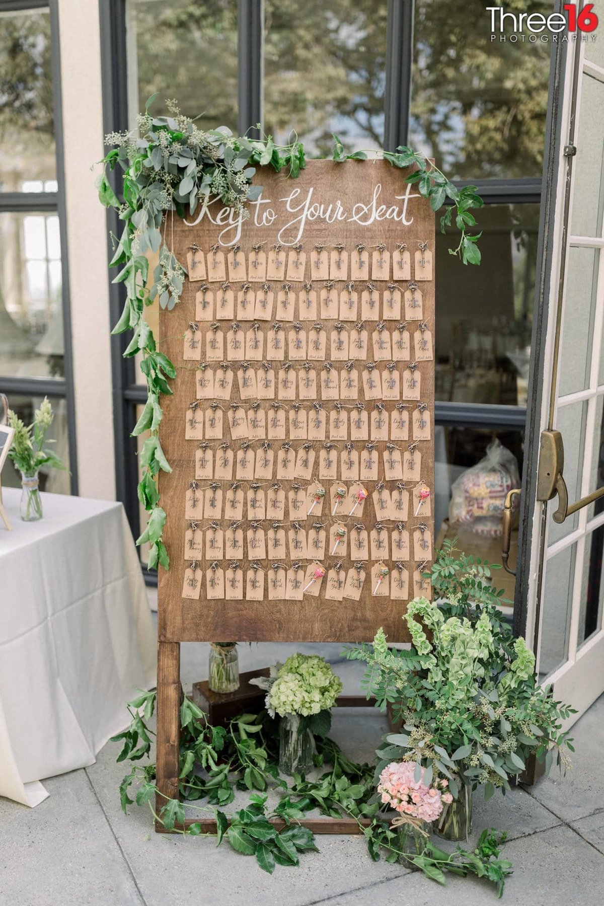 Fancy way of showing guests where to sit using keys