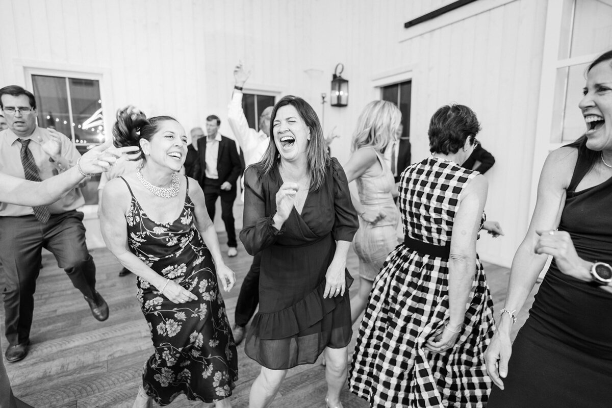 river-bottoms-ranch-september-fall-park-city-wedding-pepper-nix-2331-3681bw