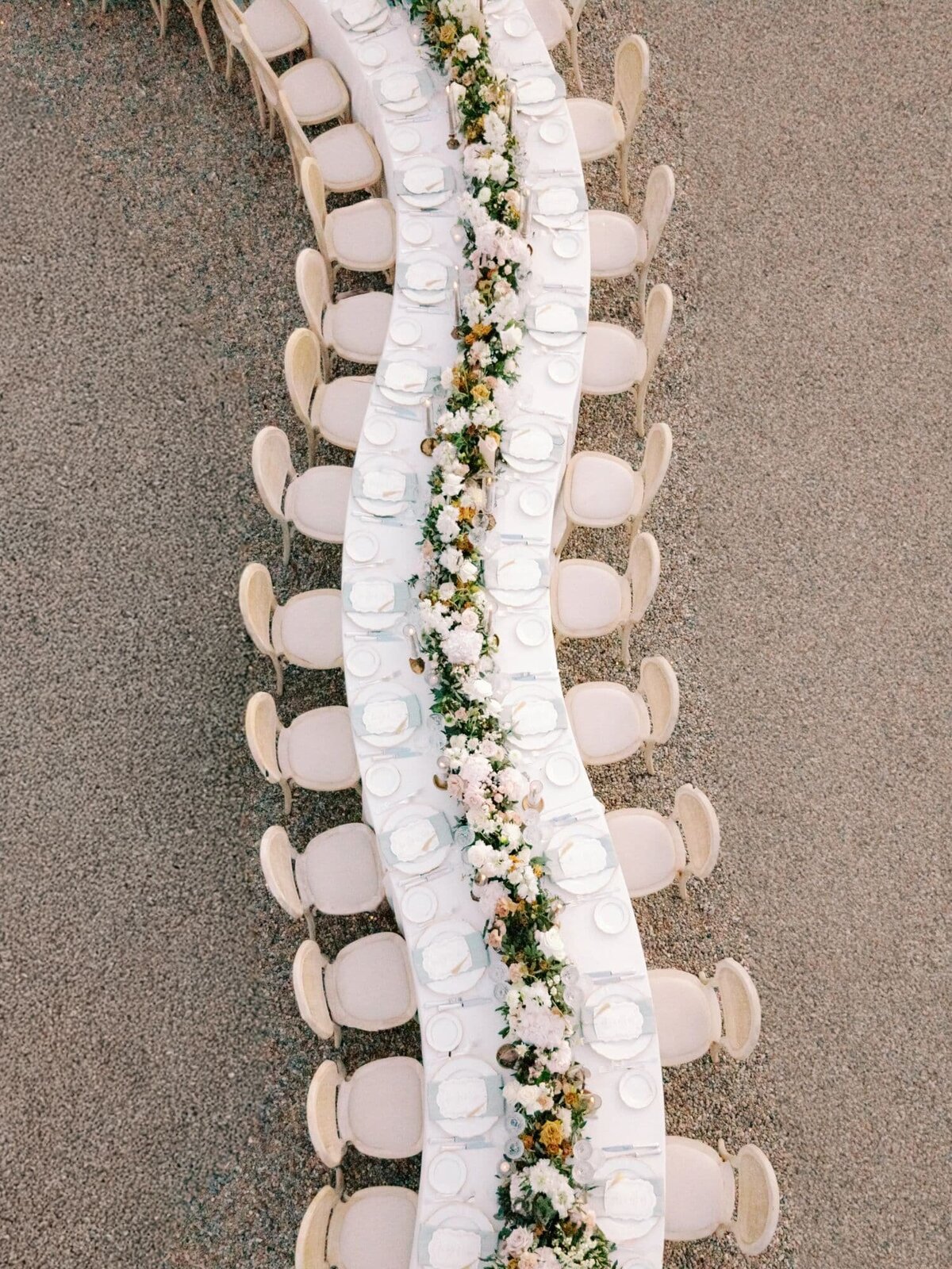 Curved table design, for Ombroneta wedding in Tuscany