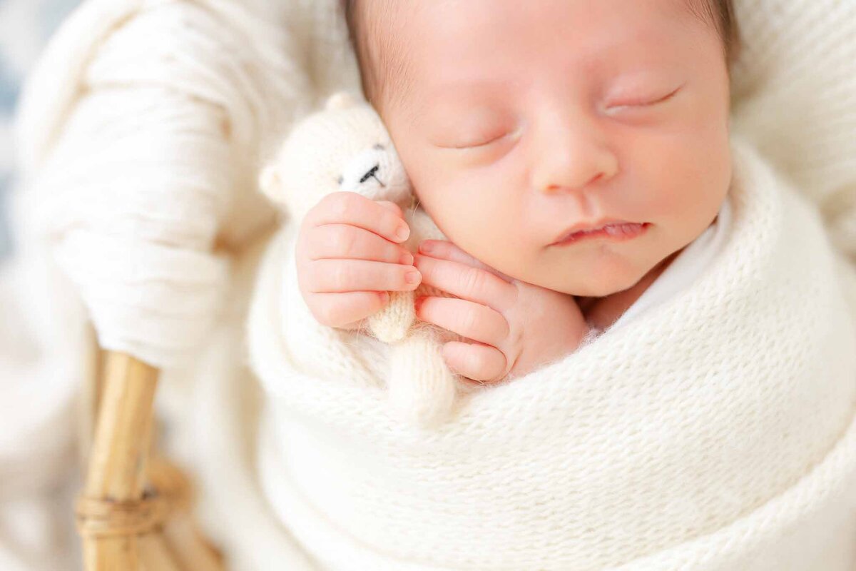Newborn-photographer-in-savannah-7