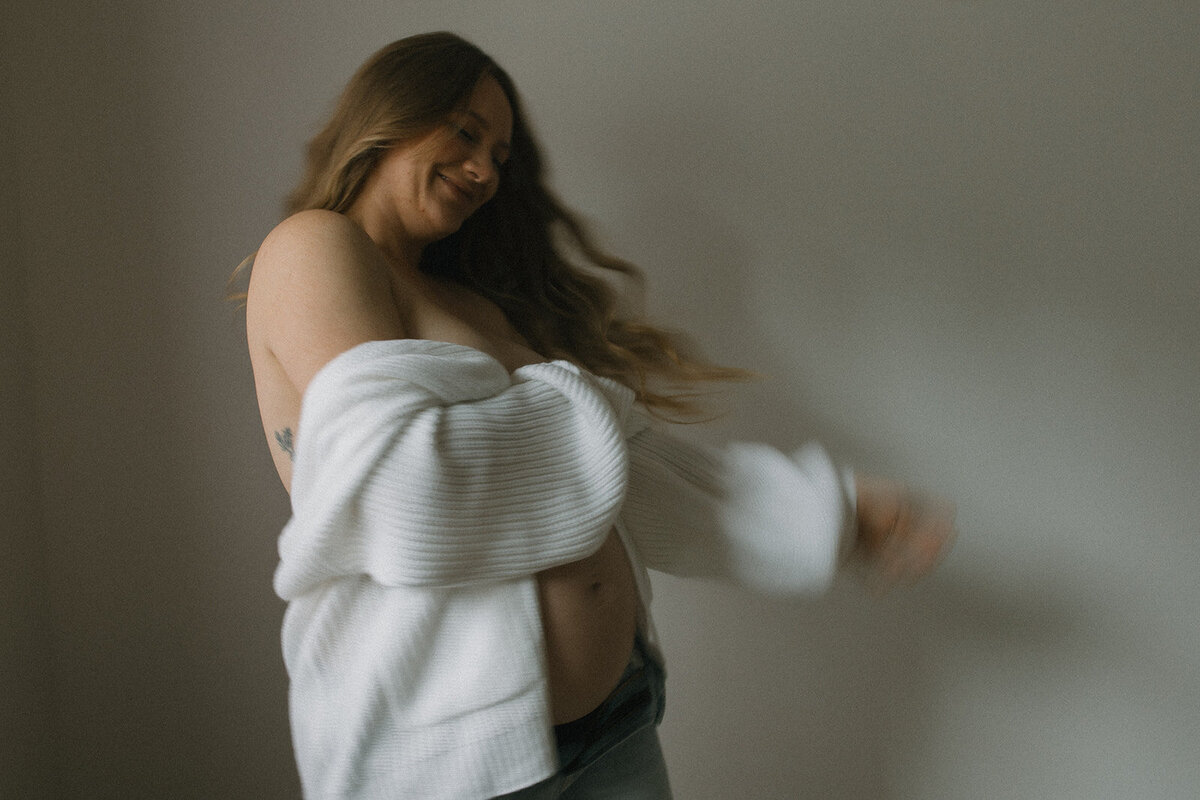 Brittmaternity-34_websizeSeattle and kitsap county maternity photography in studio