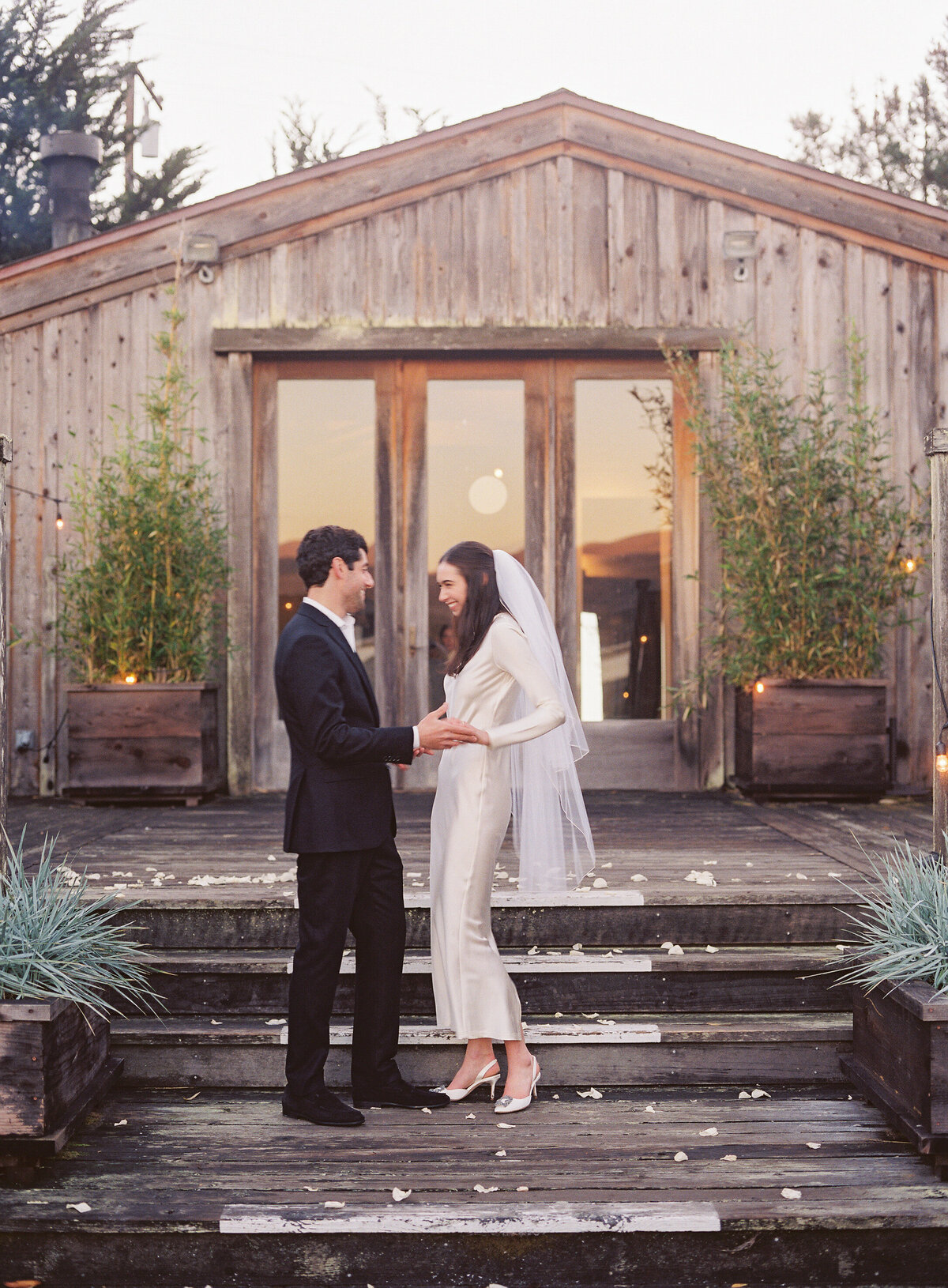 meg-smith-wedding-photographer-inverness-lodge-intimate-wedding-038
