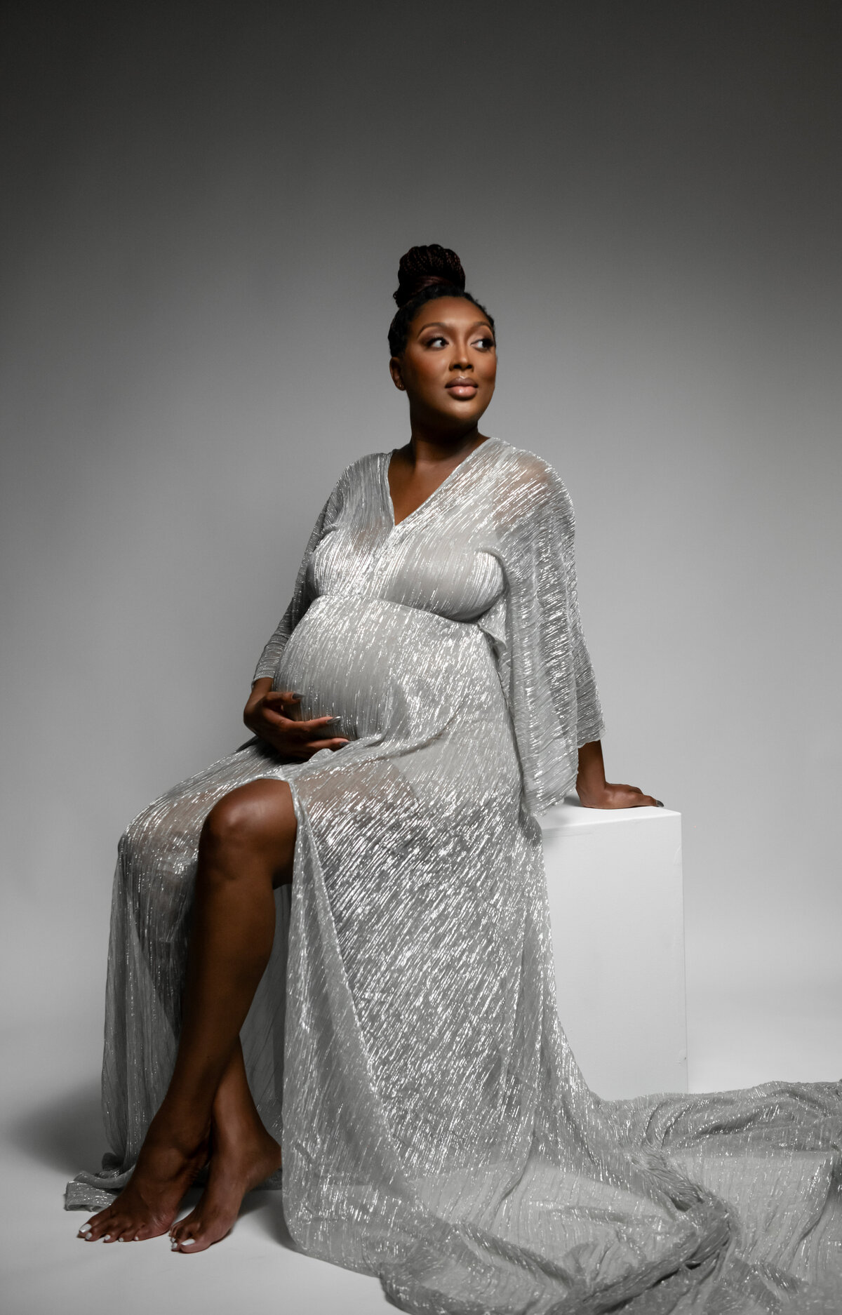 Mom-to-be-maternity-session-in-studio-with-jam&co-studios-black-female-portrait-photographer