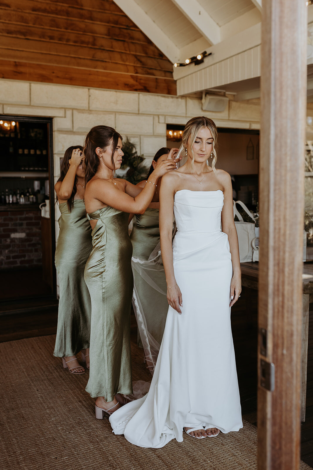 Sneak peek (84 of 195)