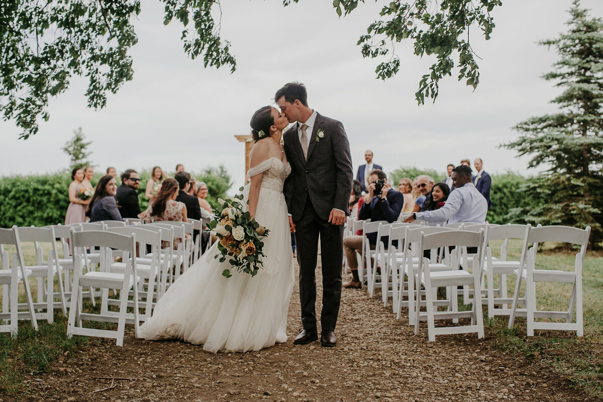 intimate-outdoor-wedding-photographer-alberta-2