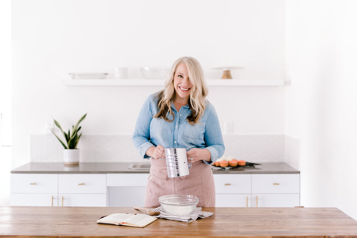 Dallas Brand Photography for Creatives | Laylee Emadi | Catie Ann Baking | Brand Mini Session 10