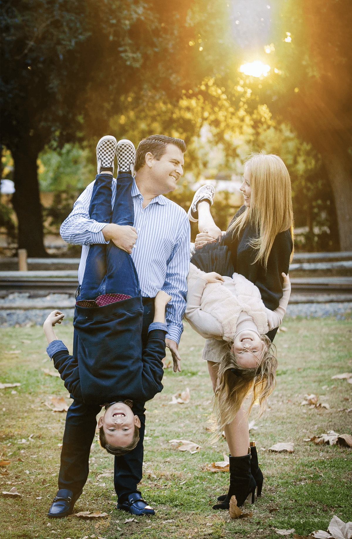 fun-park-family-photo-upside-down-kids-tim-otto-photography