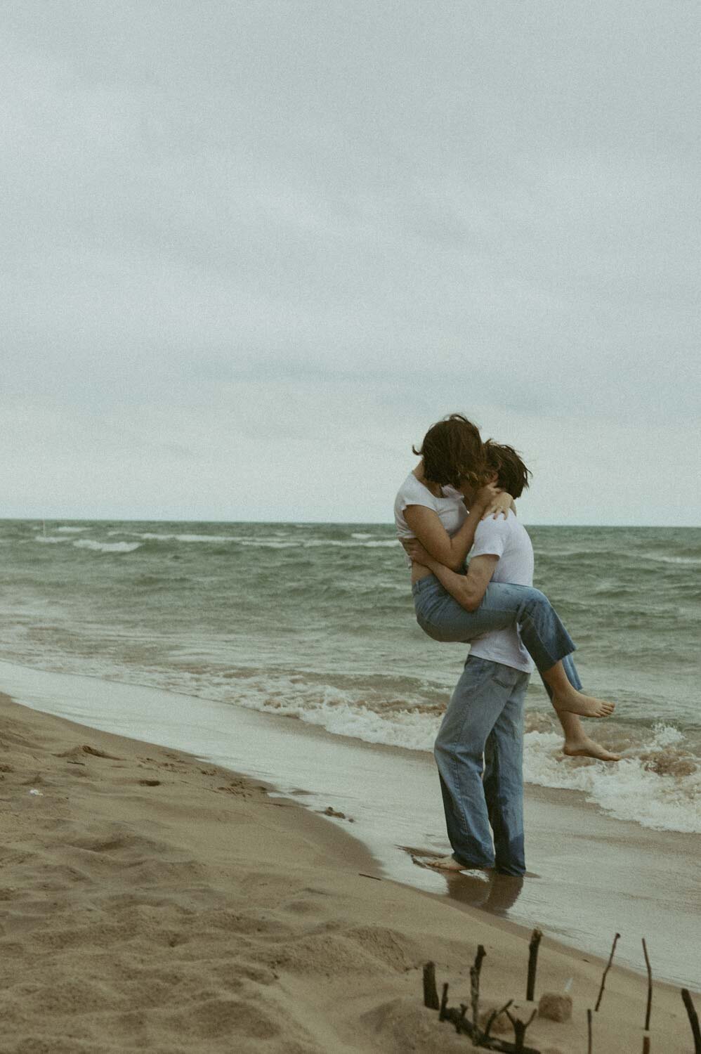 Lake-Michigan-Engagement-Session-24_3