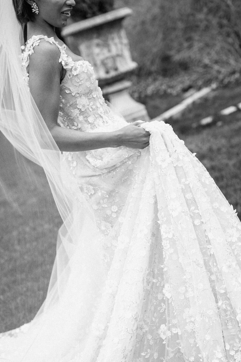 timeless-spring-wedding-dress-at-wadsworth-mansion-ct