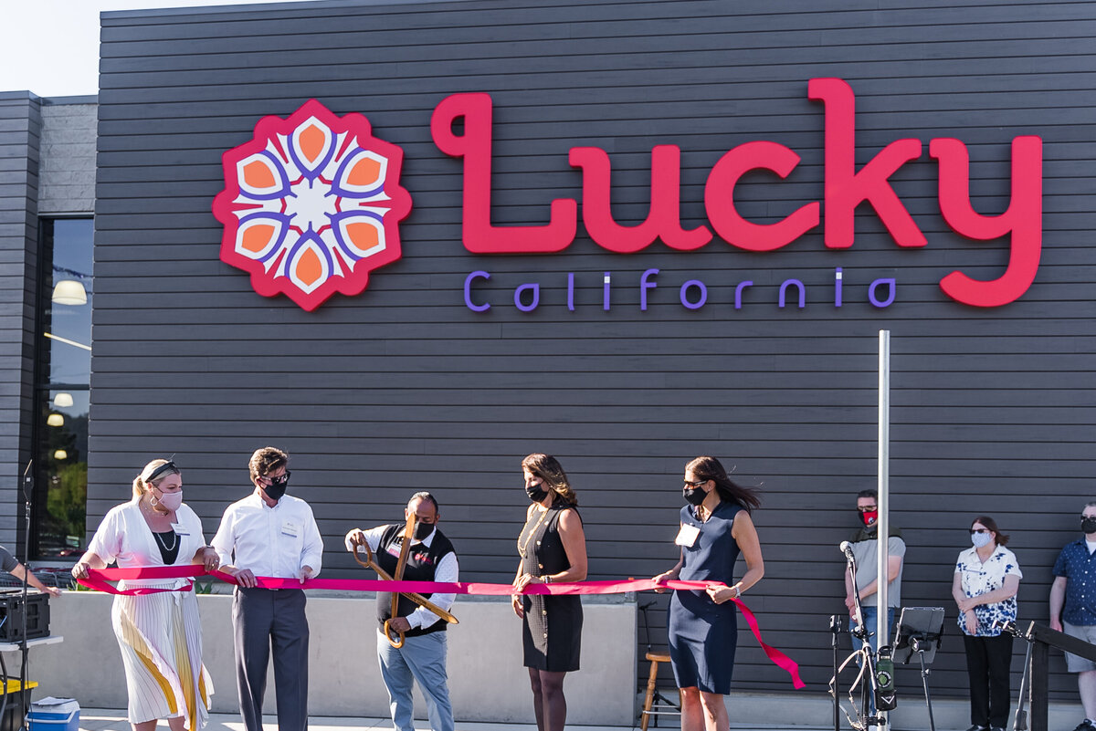 Lucky744-RibbonCutting-137