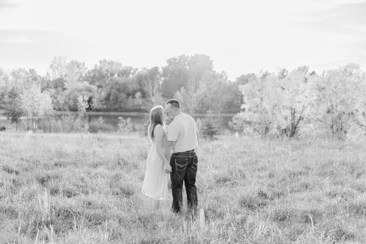 dakota-nature-park-brookings-sd-engagement (44)