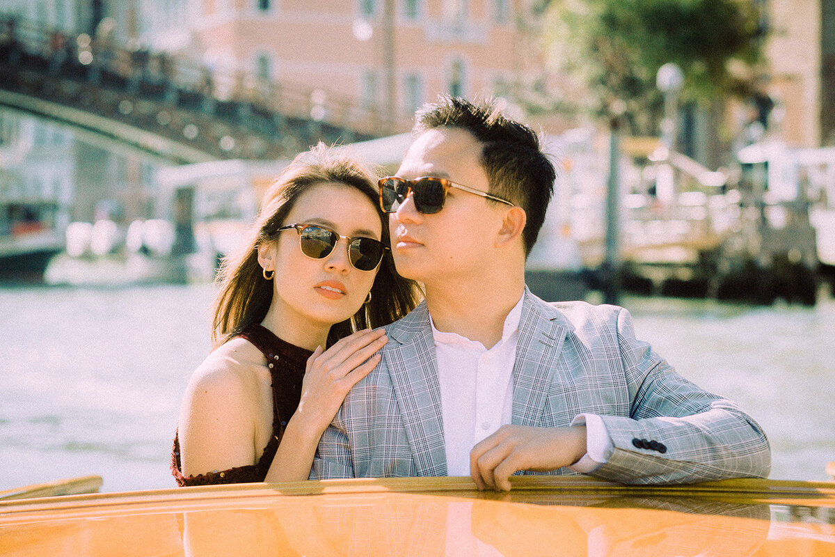 Venice-taxi-boat-luxury-photoshoot-couple-wedding32