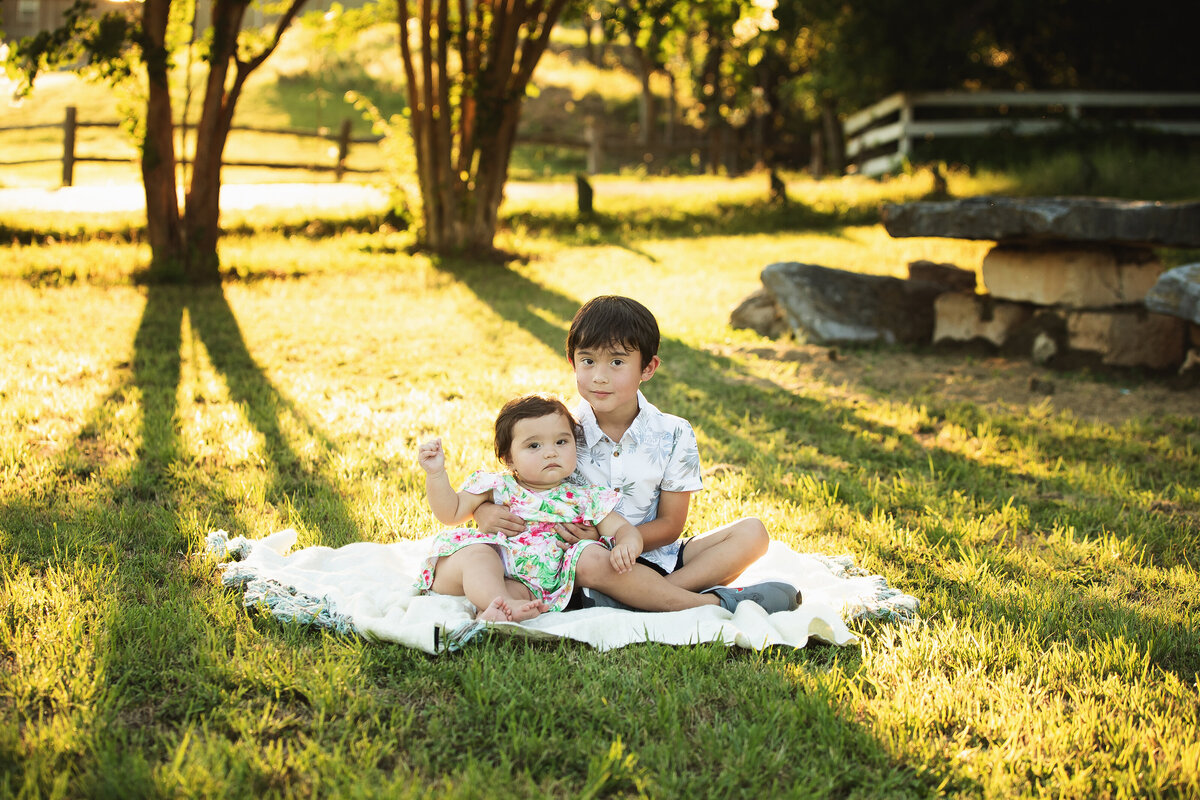 Salado Family Photography: Create timeless family memories with natural, heartfelt portraits. Book your session with an expert local photographer today!