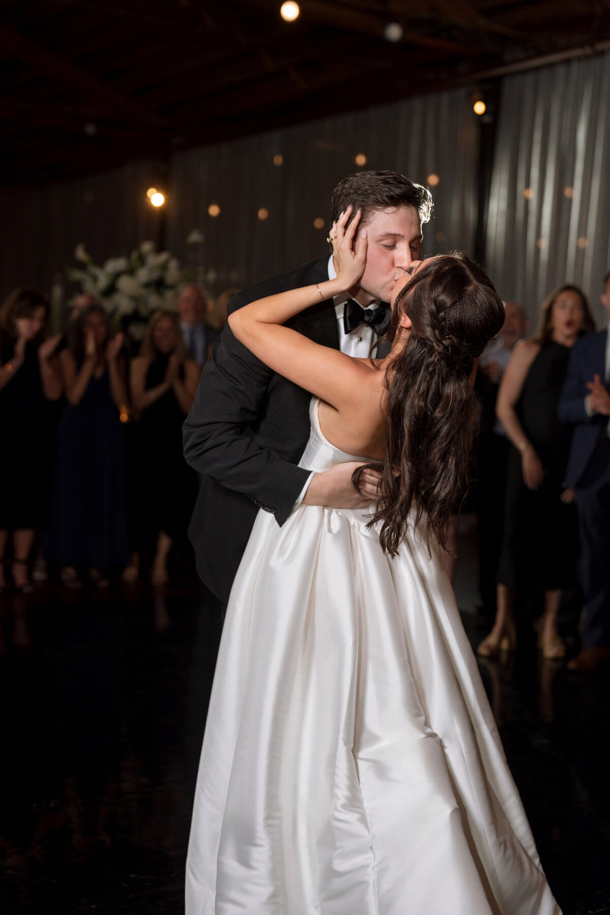 Aspen-Avenue-Berlez-Chicago-Wedding-Photographer-Great-Events-Epic-Events-Rockwell-on-the-River-Entertaining-Company-Jewish-Wedding-Editorial-123
