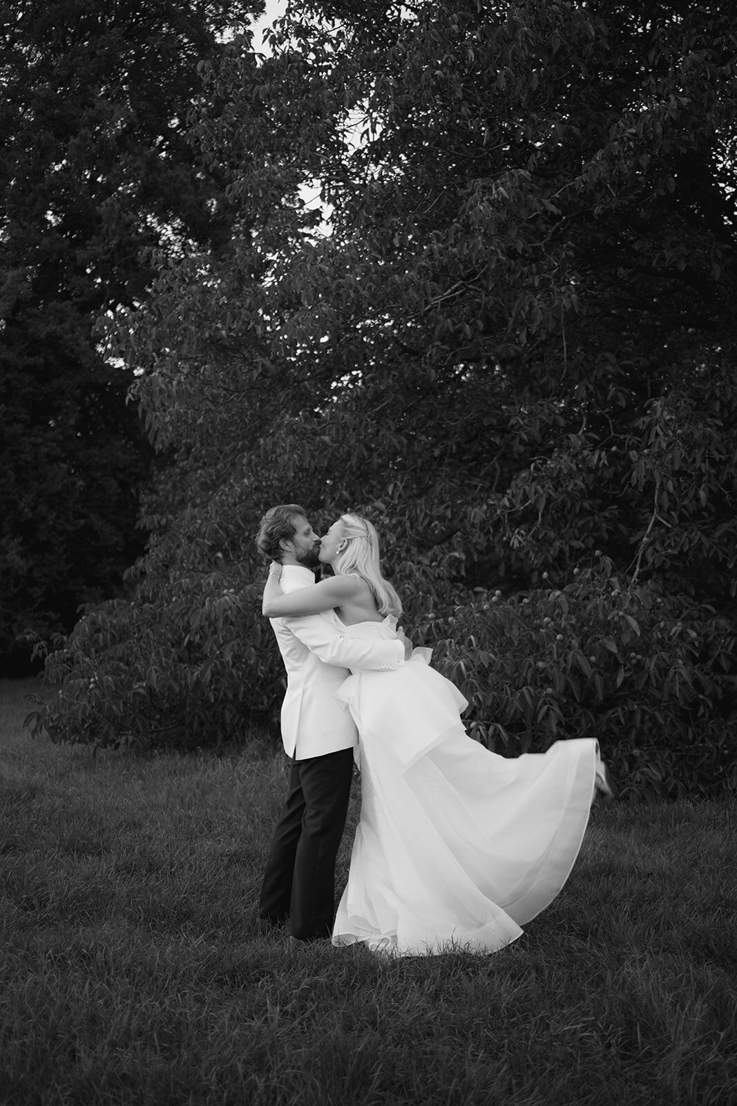 Attabara Studio Luxury Wedding Planner at Cornwell Manor by Phoebe Piper9673