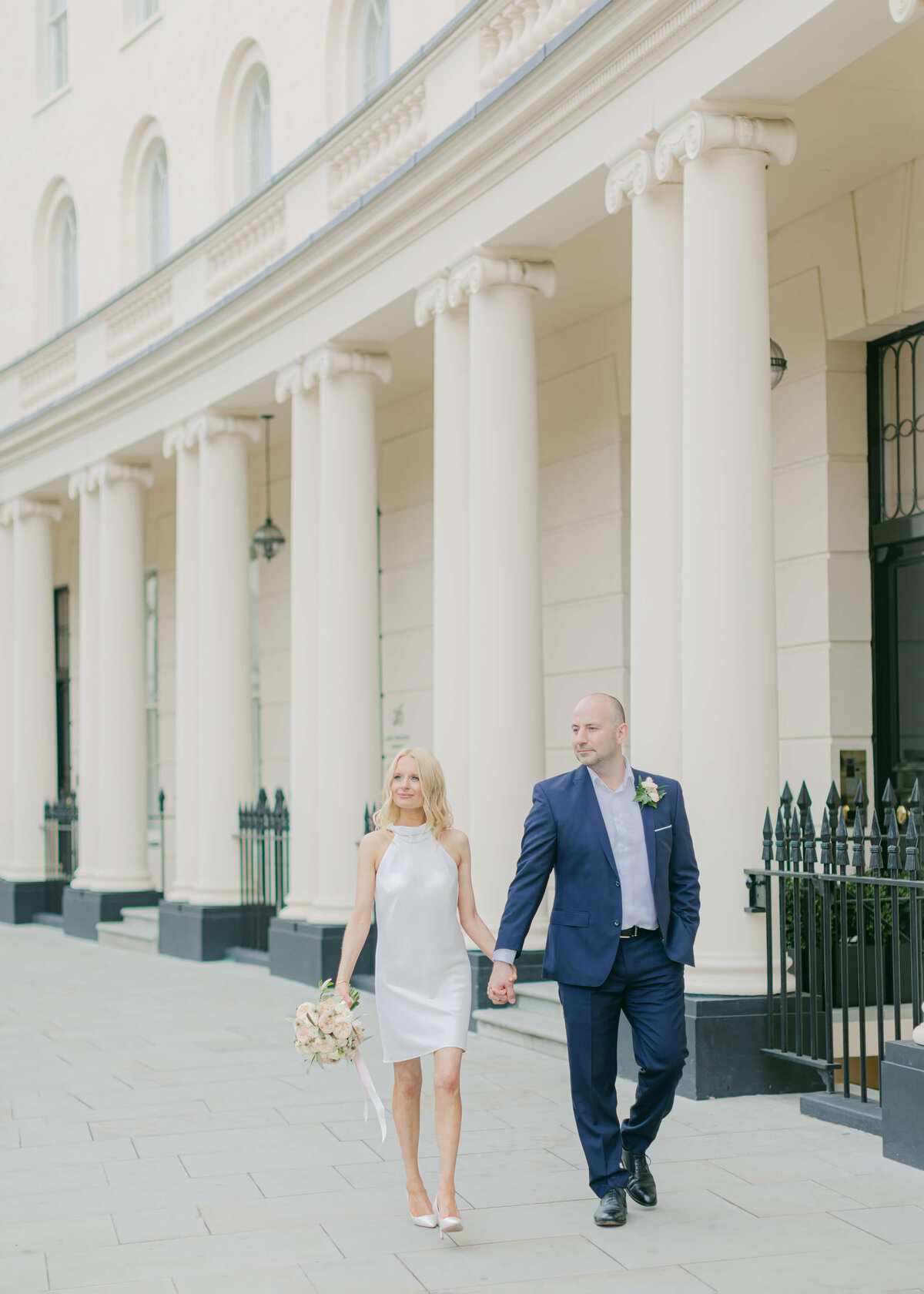 chloe-winstanley-wedding-london-streets-elopment-galvan-bride-groom