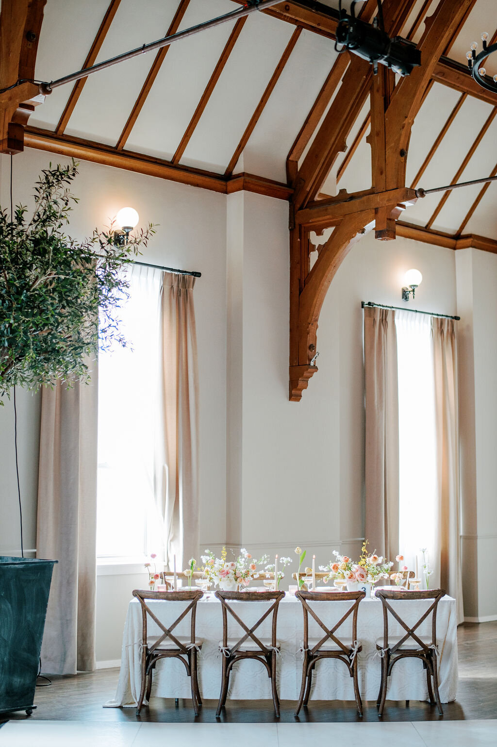 St James Wedding Floral Inspo 1