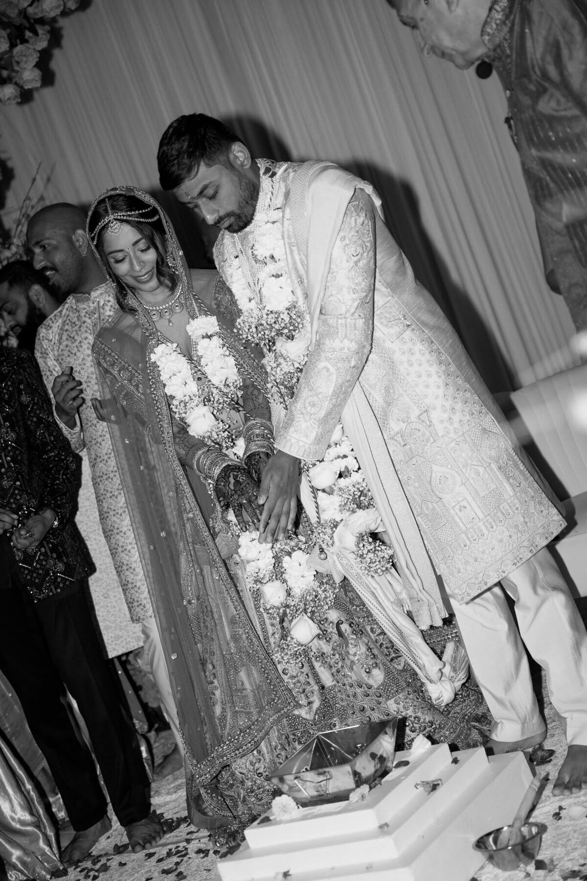 Nichole-Babiez-Photography-wedding-photographer-indian-wedding-photographer-mendhi-sangeet-baraat-luxury-chicago-illinois-marriott-schaumburg-88