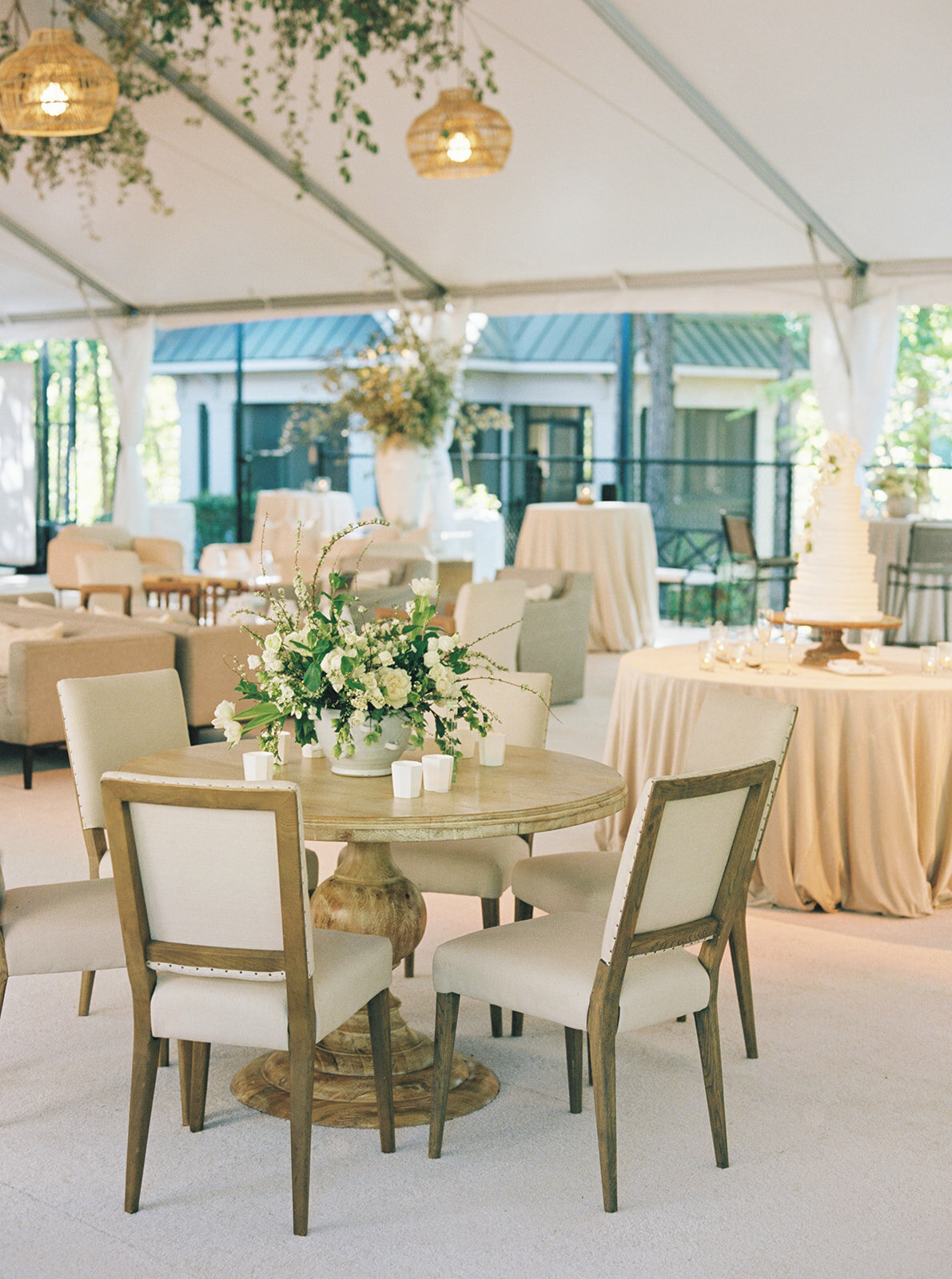 tented-reception-wooden-table