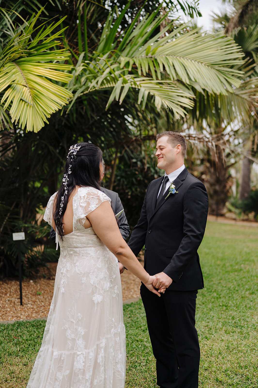 mcneile-photo-elope-tampa-chantilly-chic-celebrations-gizella-kopsick-park-5
