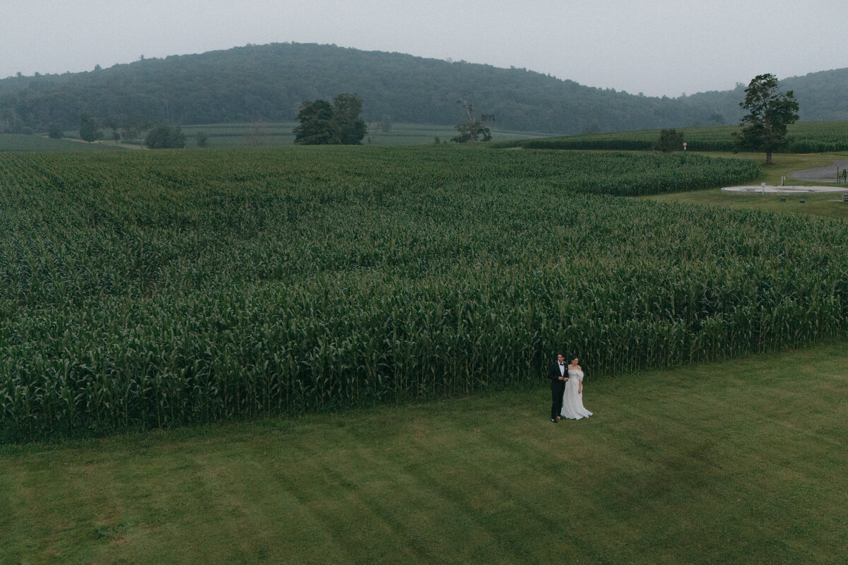 Stunning editorial wedding photography demonstrating sophisticated photography at Lion Rock Farm venue. NYC photographer Lauren Alatriste combines fashion photography expertise with authentic documentation, creating imagery that elevates luxury wedding celebration to editorial artistry.