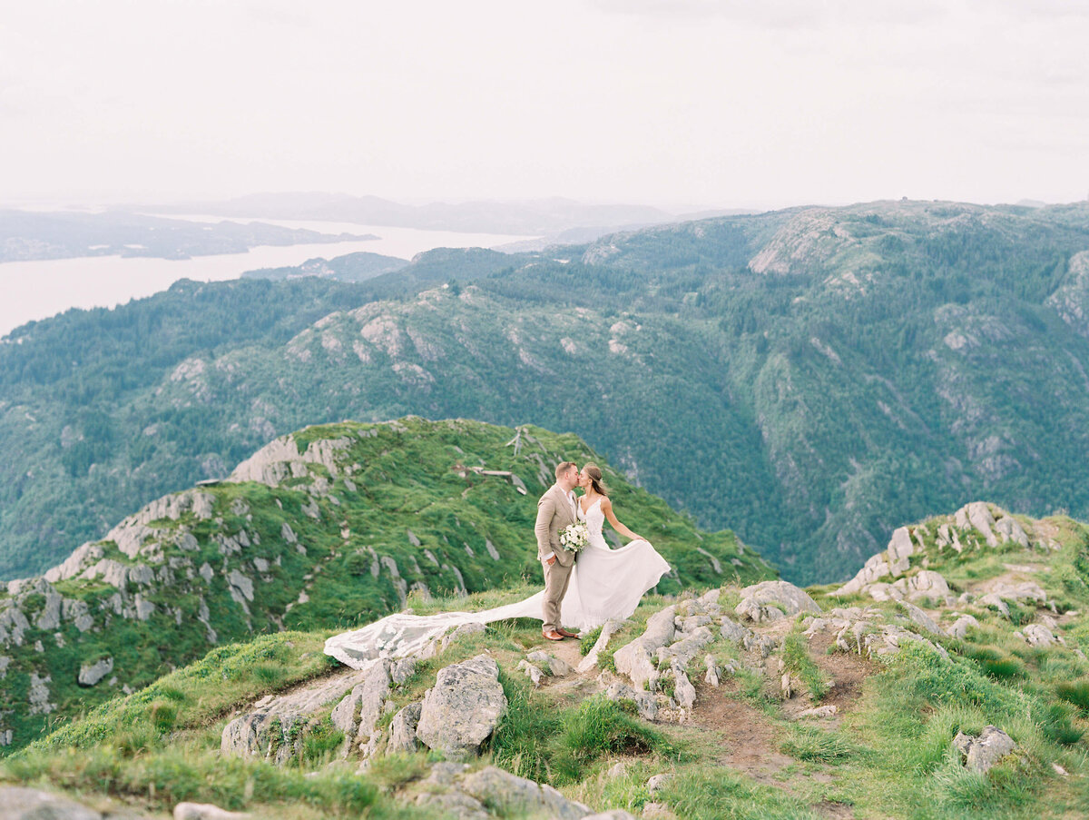 Lisa-Leanne-Photography_Bergen-Norway-Wedding_International-Wedding-Photographer_Destination-Wedding-Photographer_44