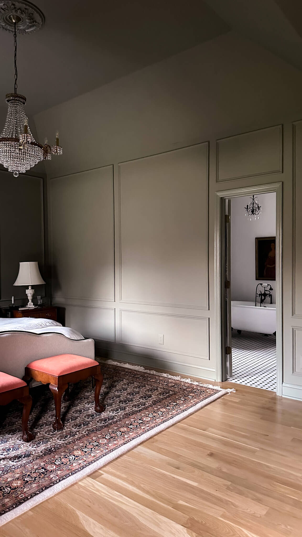 cozy-moody-green-bedroom-picture-frame-molding