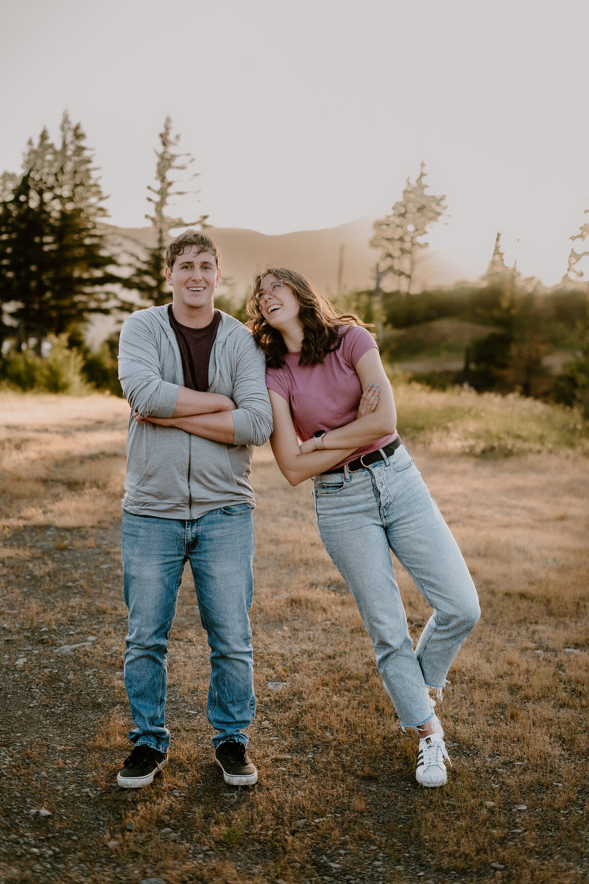 engagement photos at the gorge in Oregon by Magnolia June Visuals