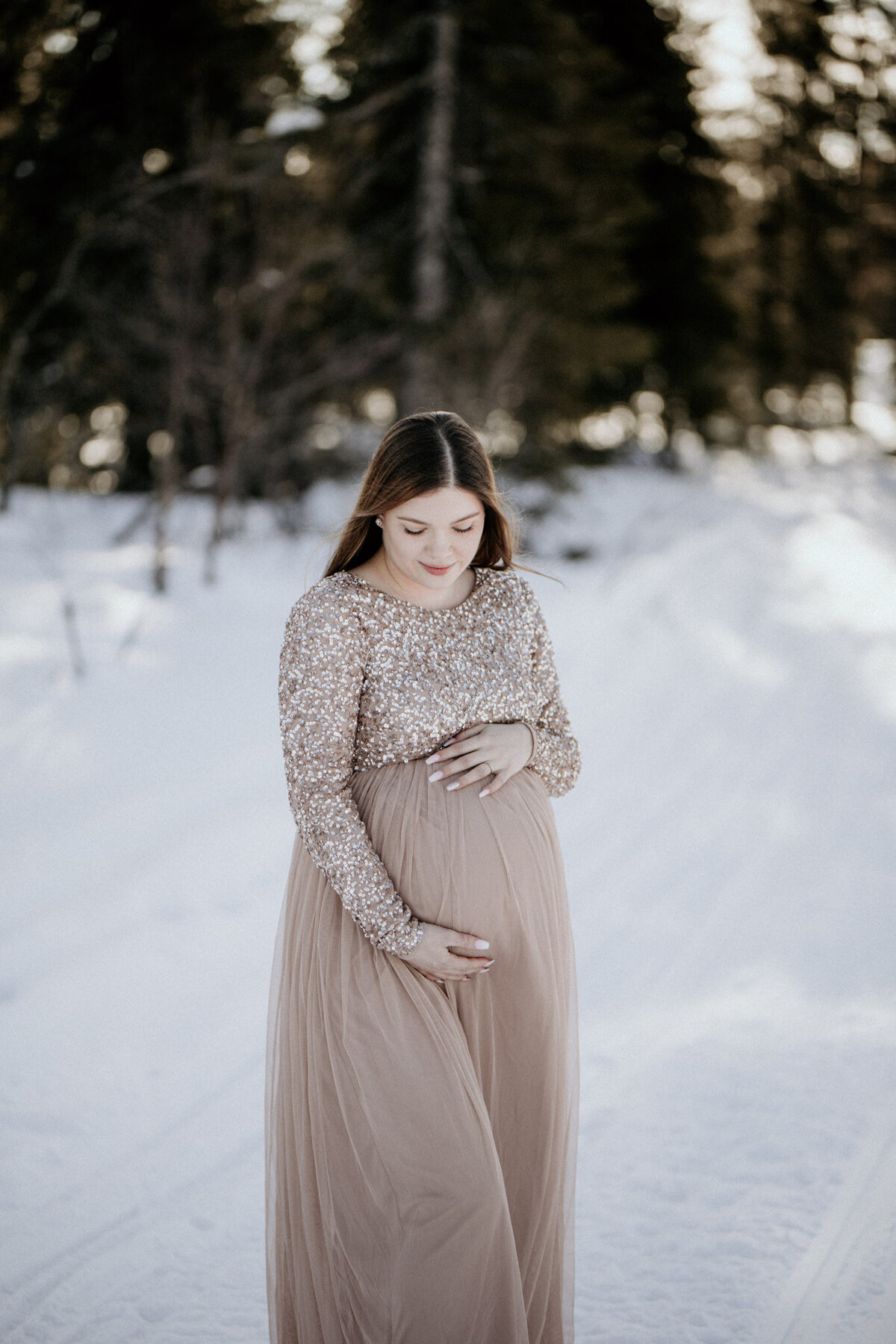 gravidfotograf-kiruna-fotograf-norrbotten-lappland-gravid-bohemiskt-boho-chic-vinter1