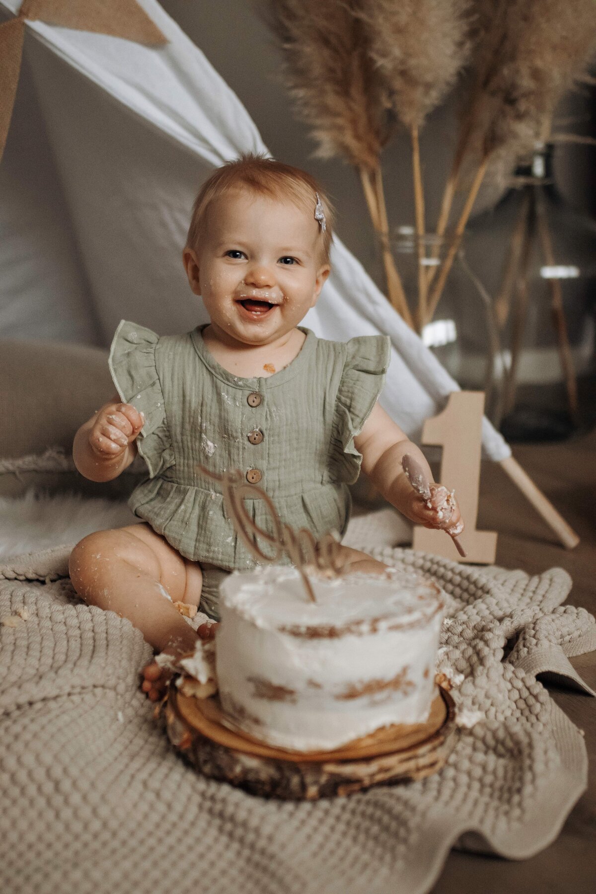 cakesmash fotograaf limburg, cakesmash fotograaf, cakesmash fotograaf haelen, cakesmash fotograaf roermond, cakesmash fotograaf leudal, cakesmashshoot haelen, cakesmash shoot leudal, cakesmash shoot roermond, cakesmash shoot, cakesmash fotograaf, cakesmash fotografie, cakesmash, cakesmash voor 1e verjaardag, cakesmash fotografie leudal, cakesmash fotografie in de buurt van haelen