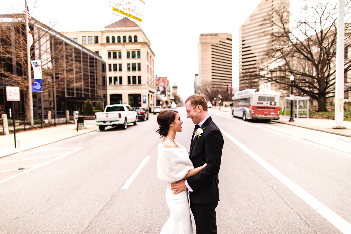 Outdoor Bride and Groom Wedding Statehouse Indianapolis