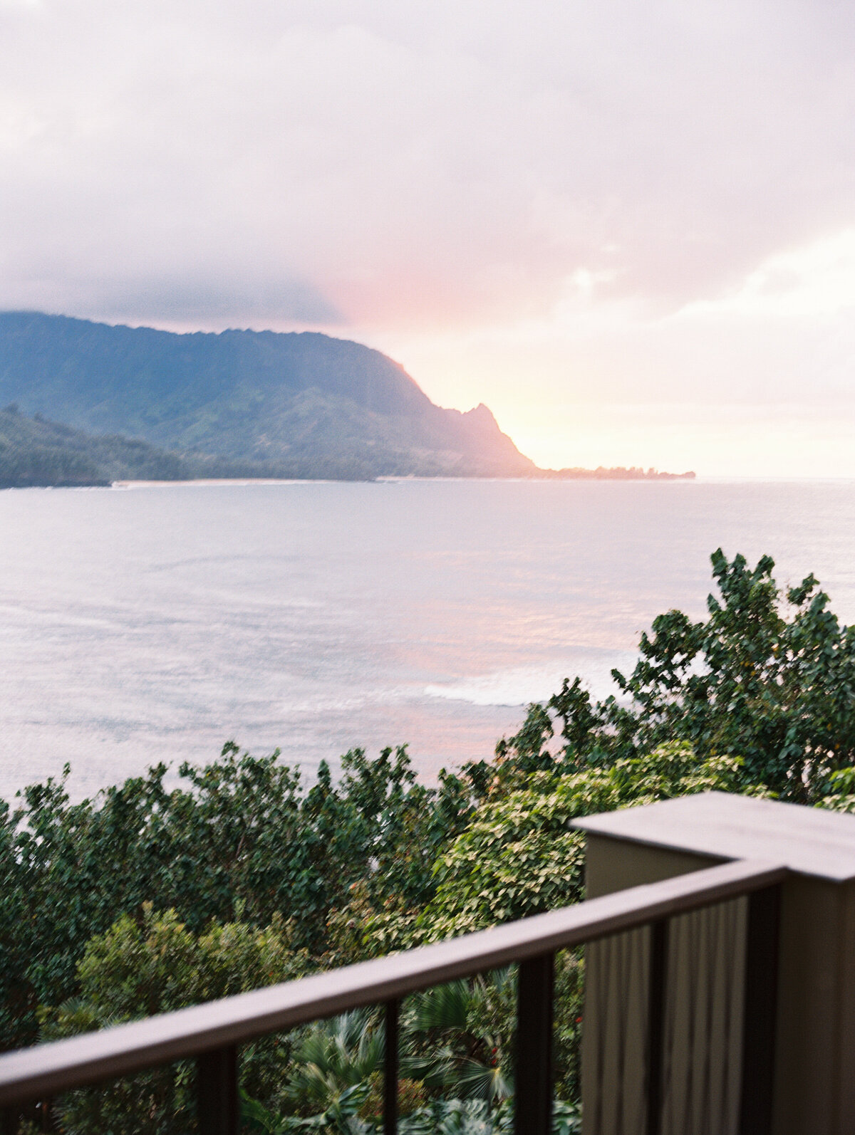 Kauai Wedding photographer Mami Wyckoff Photography engagement family maternity portrait 176