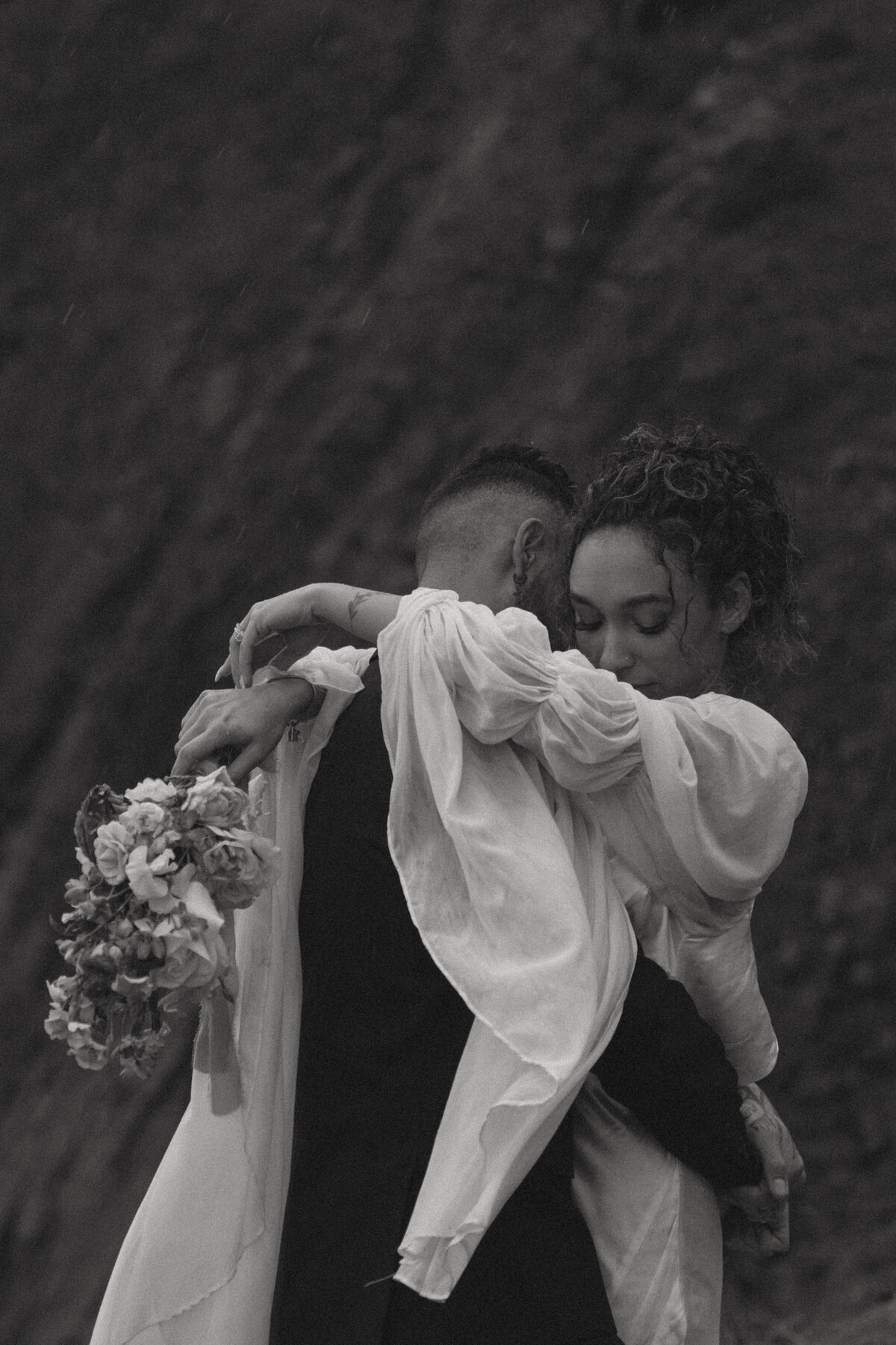 elopement oregon cliff - lizarrietaphotography-11