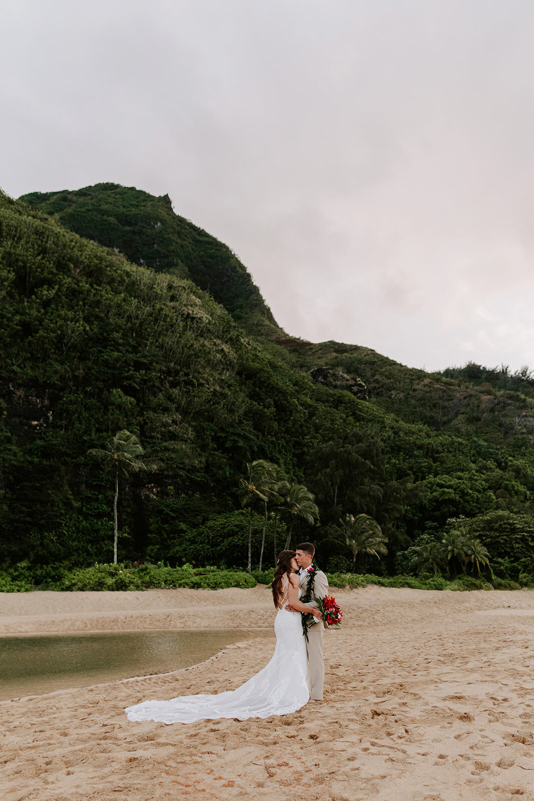 23.05.28_Lindsey and Nick_Kauai Wedding_0623_websize