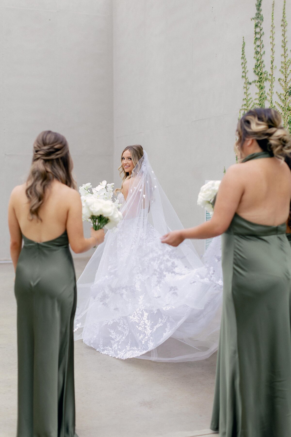 Lindsey-and-Justin-Wedding-Emily-Nicole-Photo-381