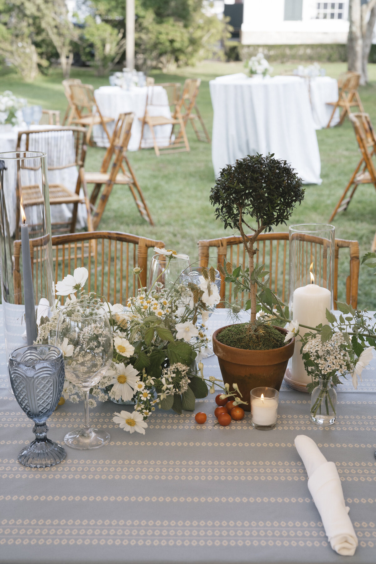 Marthas-vineyard-wedding-planner-kg-events-design-luxury-destination-weddings-private-events-corporate-events-edgartown-ma-event-designer-outdoor-tented-wedding-reception-island-wedding-vogue-wedding-pohogonot-166