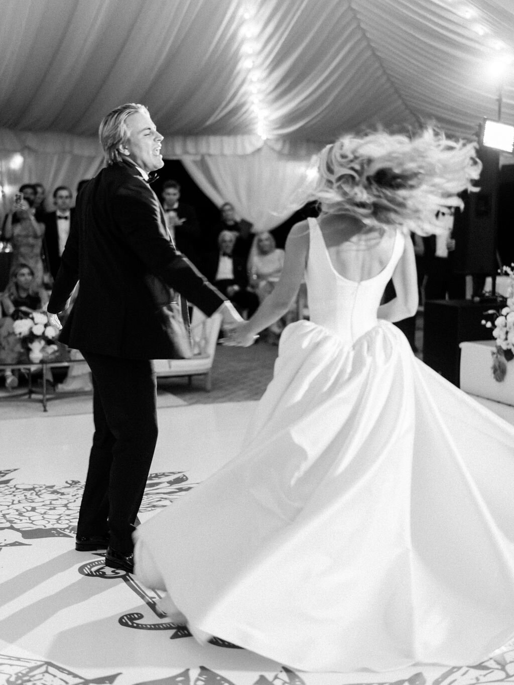 NikkiSanterre_EastCoastLuxuryWeddingPhotographer_WilmingtonWeddingSocialGracesEvents_Emma&Andy-208