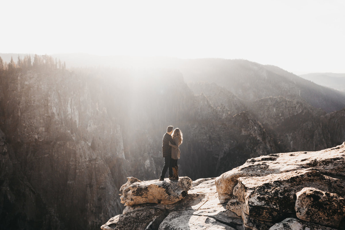 athena-and-camron-how-to-elope-in-yosemite-valley-taft-point44