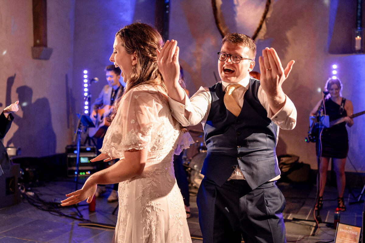 great-barn-devon-wedding-photographer-jasmine-leo-52