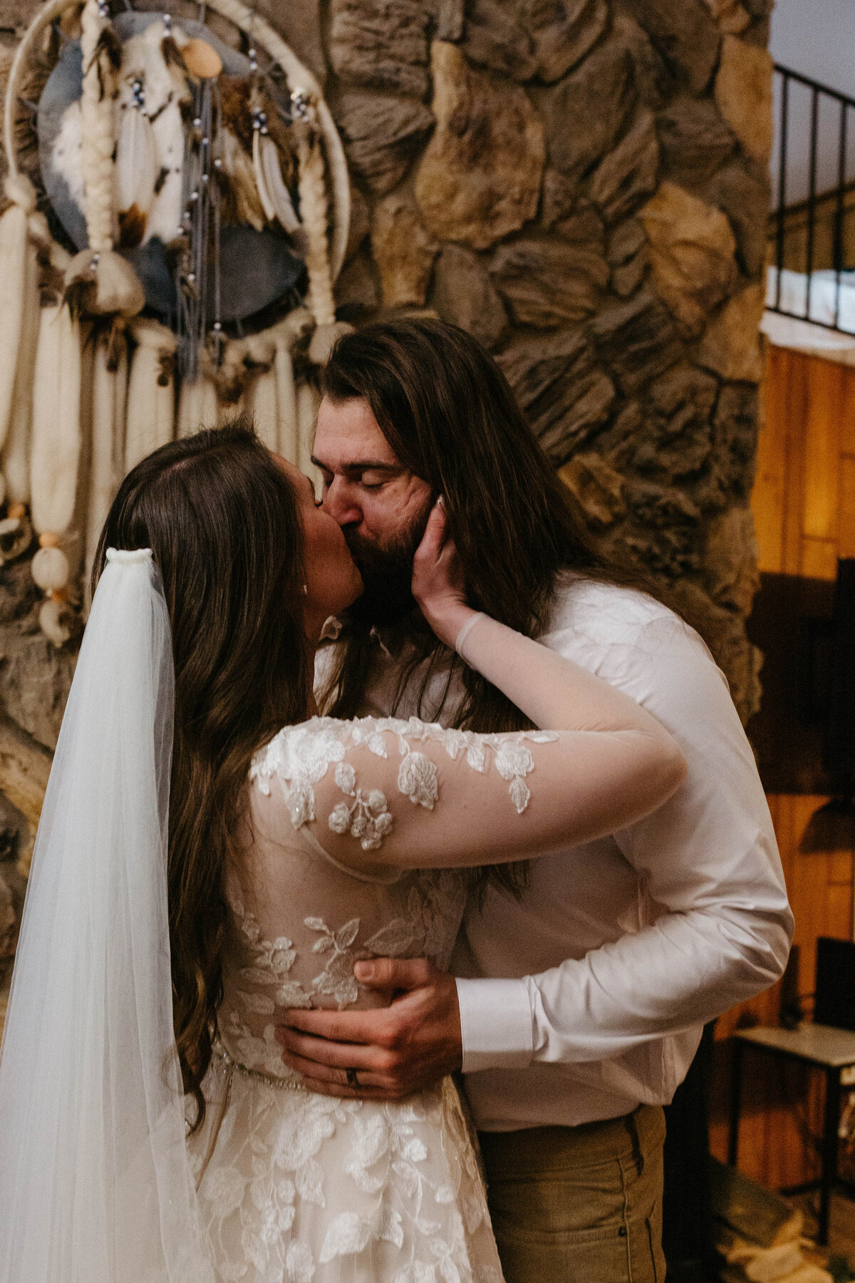 bride-and-groom-kissing
