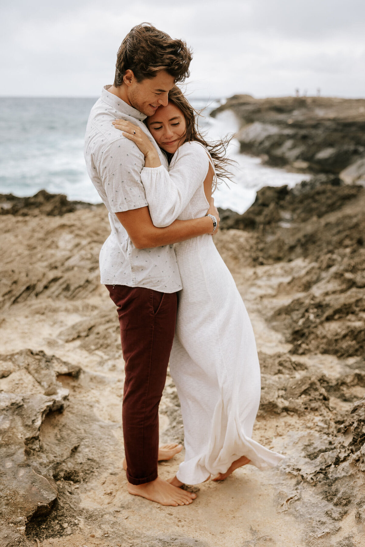 North_Shore_of_Oahu_Engagement_Photos_Skateboards_Laie_Kahuku_Haleiwa-31