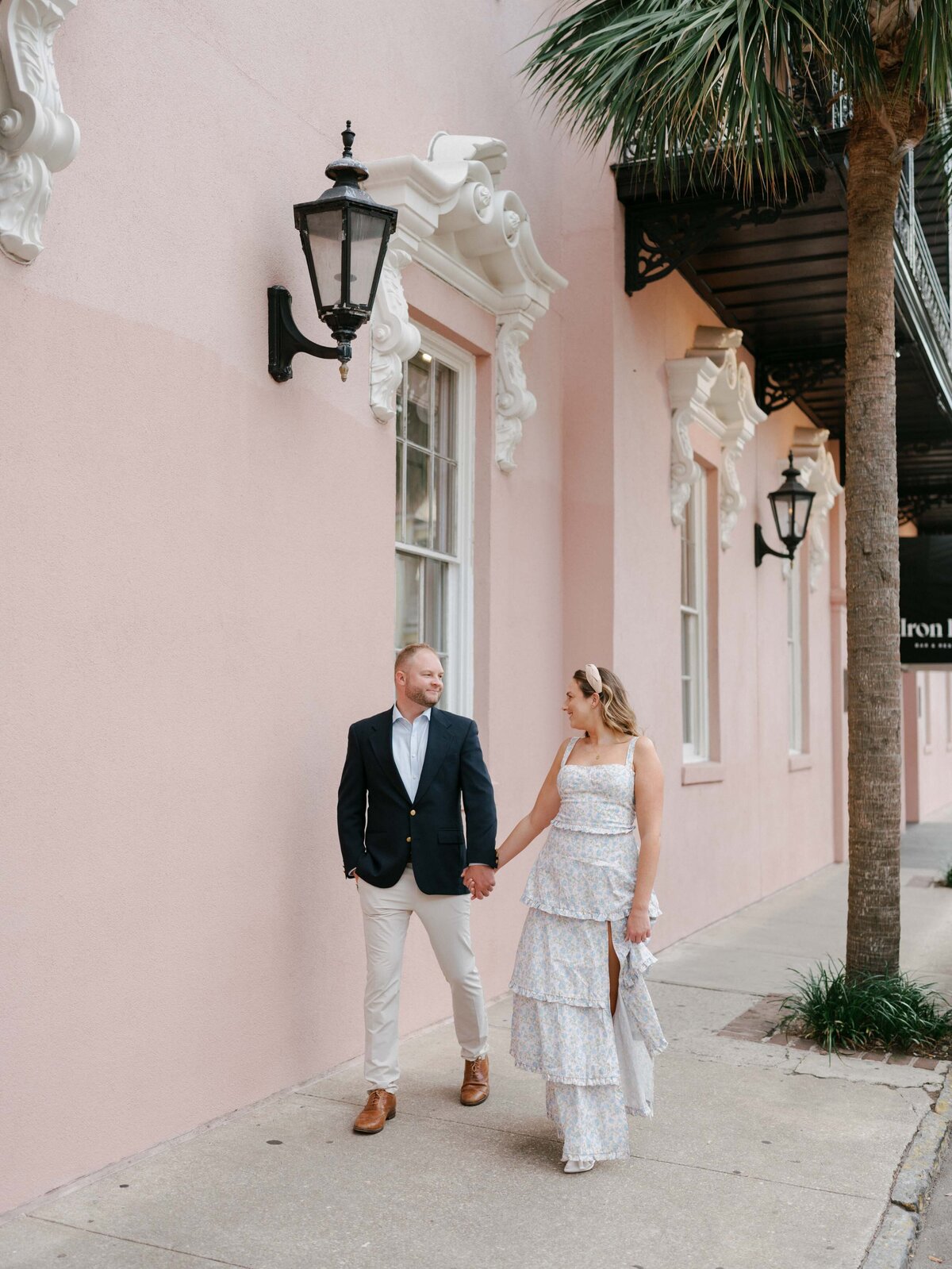 downtown-charleston-engagement-session-meg-andrew-009