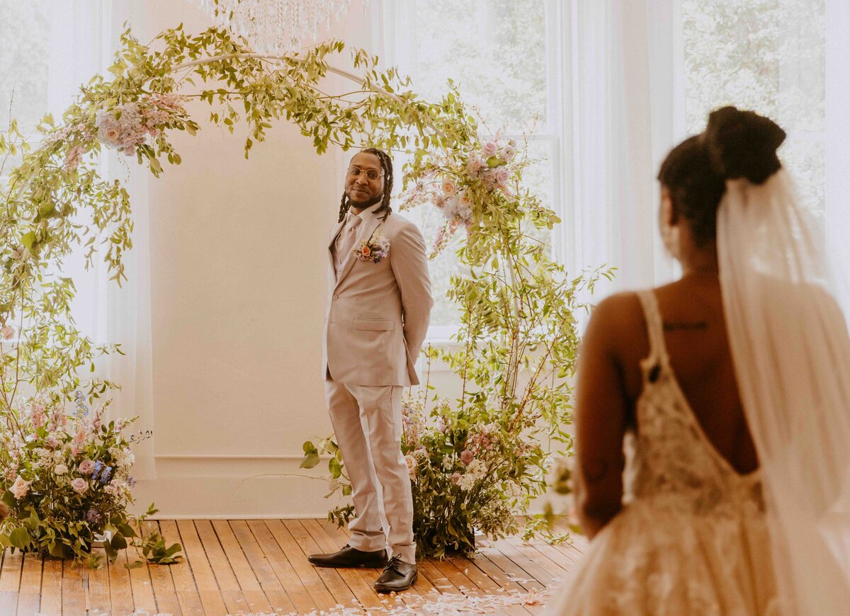 WHIMSICAL-GARDEN-WEDDING-SAVANNAH-BOTTLE-WORKS-BAREFOOT-ROYALTY-PHOTOGRAPHY11