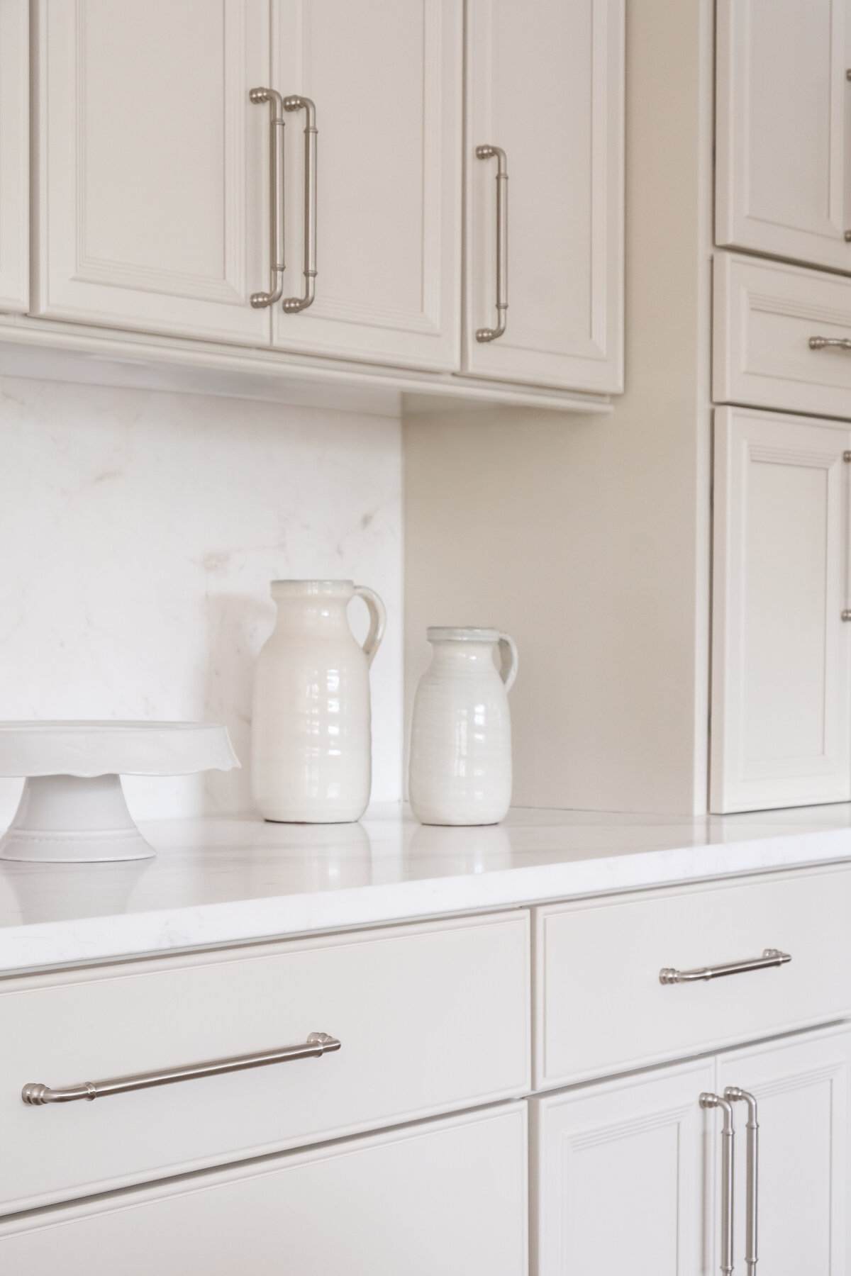 creamy-white-kitchen-reno-new-orleans-lrm-architecural-design-17